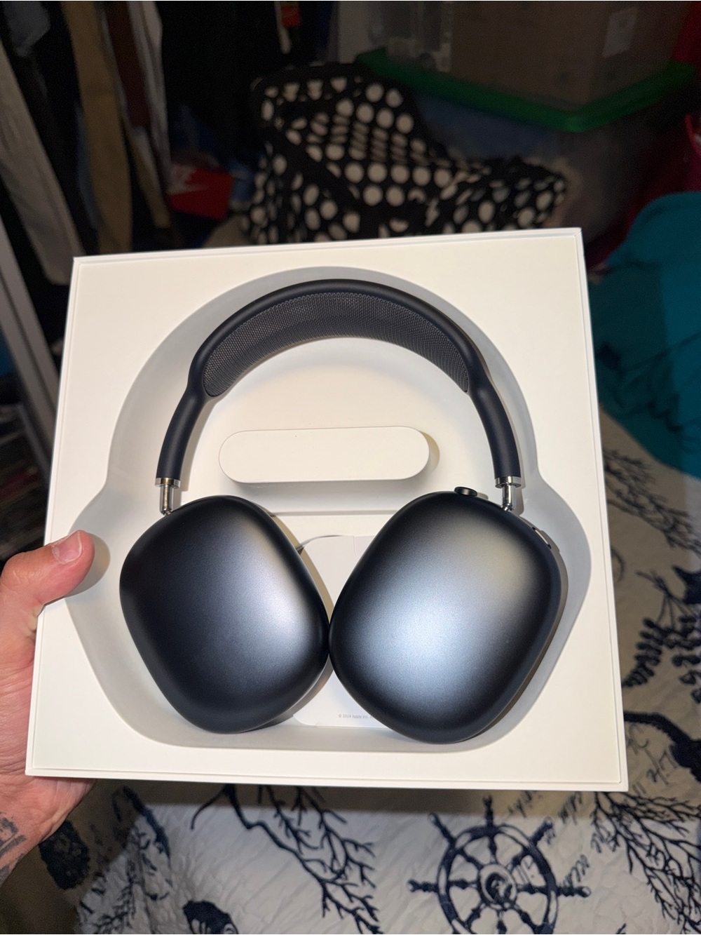 Apple AirPods Max in Space Gray Over-Ear Headphones